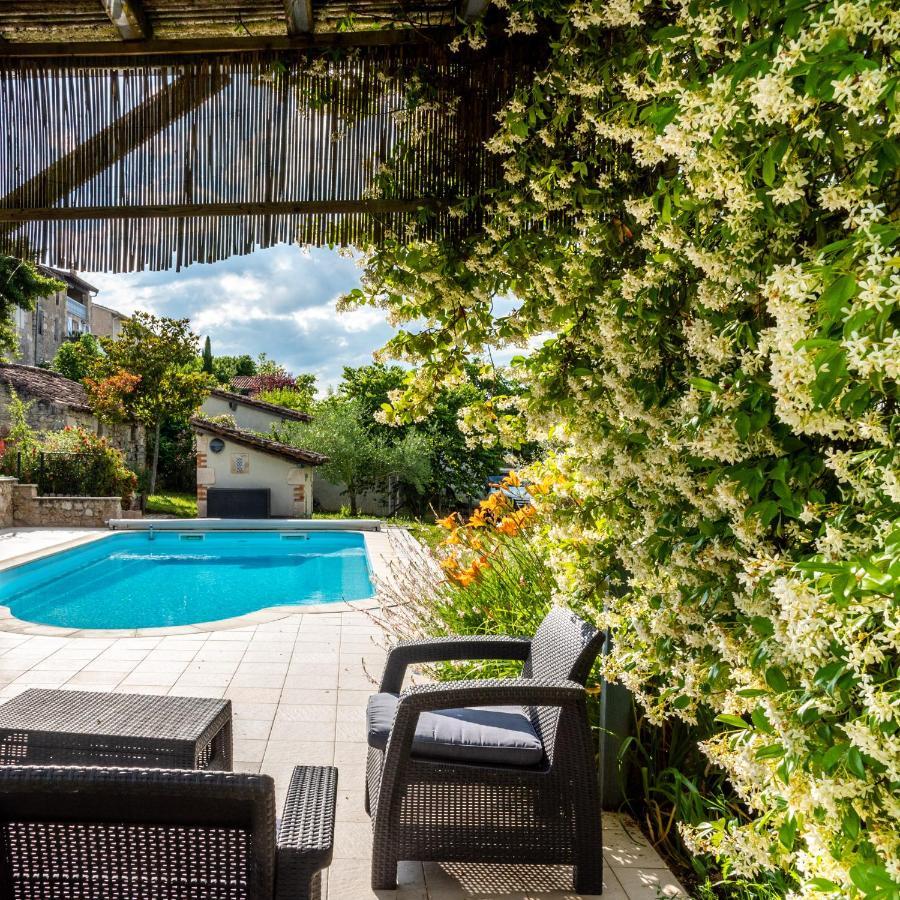 La Maison De Yuka Plieux Exteriér fotografie